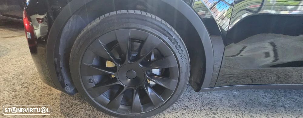 Tesla Model Y Long Range Dual Motor AWD - 17