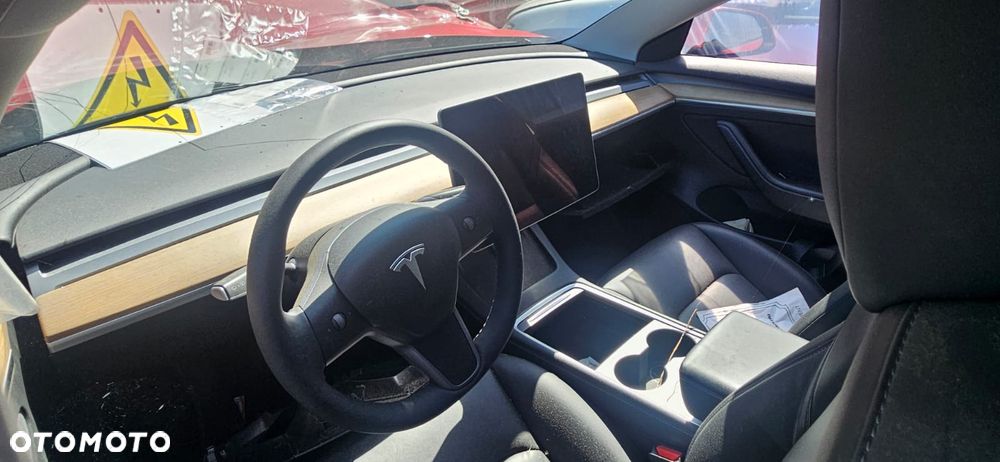 Tesla Model 3 - 7