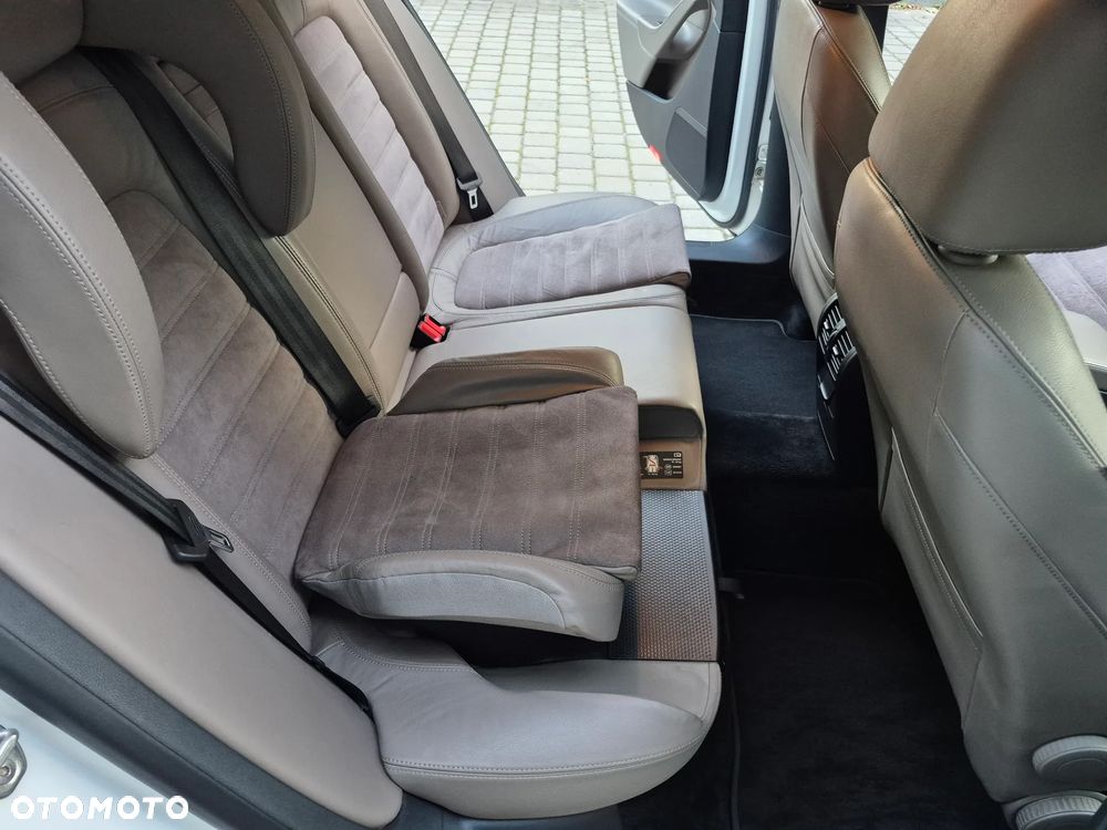Volkswagen Passat 2.0 TDI DPF Highline DSG - 27