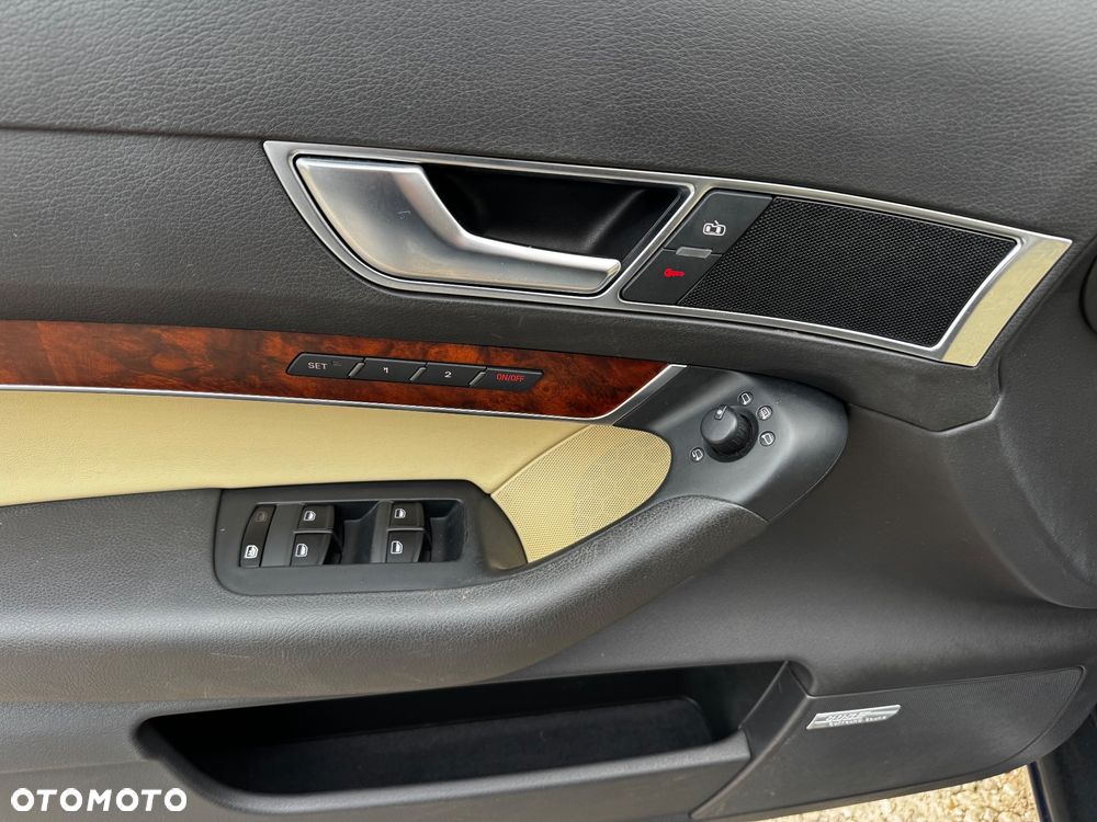 Audi A6 Avant 4.2 quattro tiptronic - 30