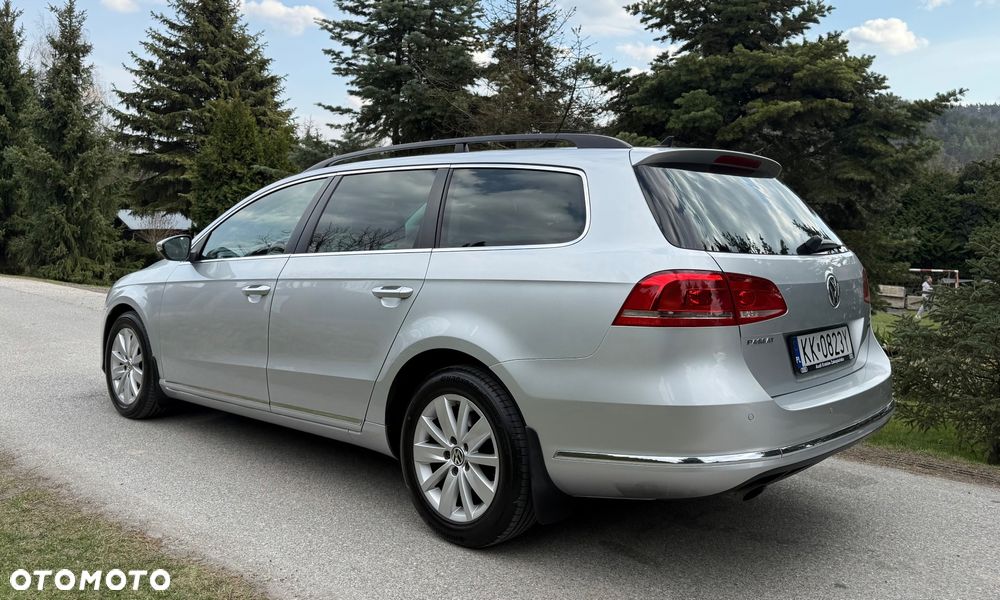 Volkswagen Passat 1.6 TDI DPF BlueMot Highline - 11