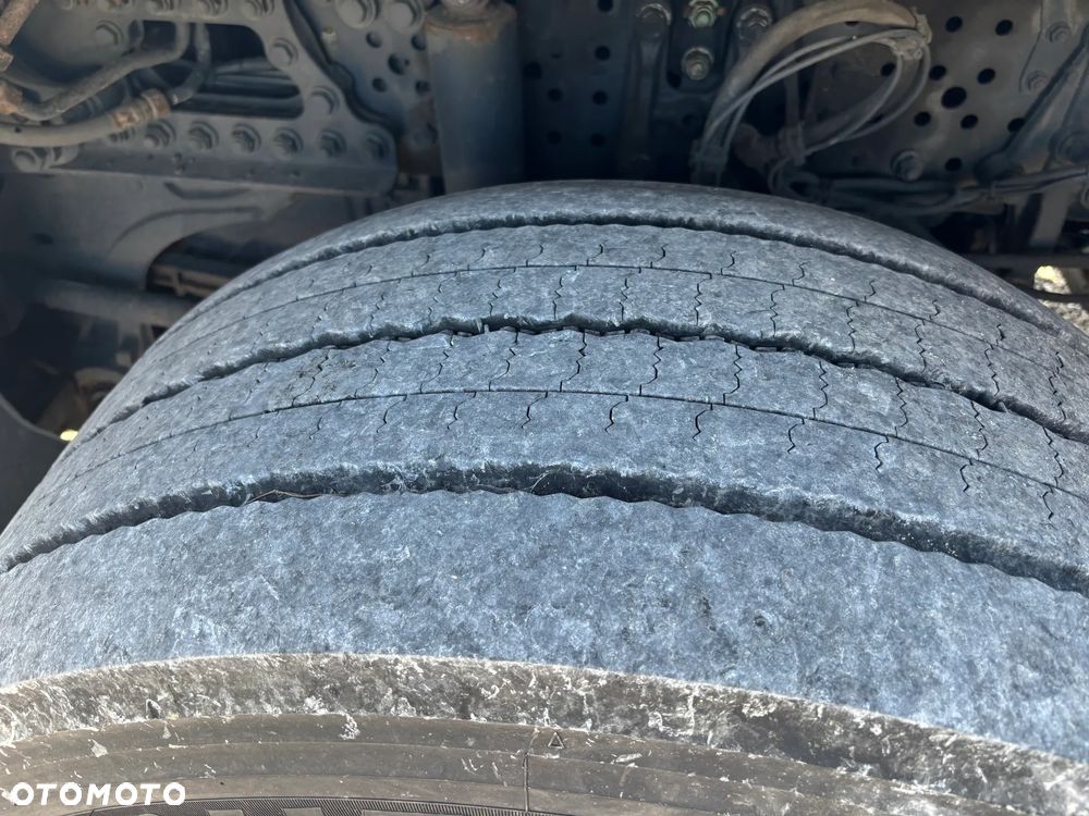 Mercedes-Benz actros - 8