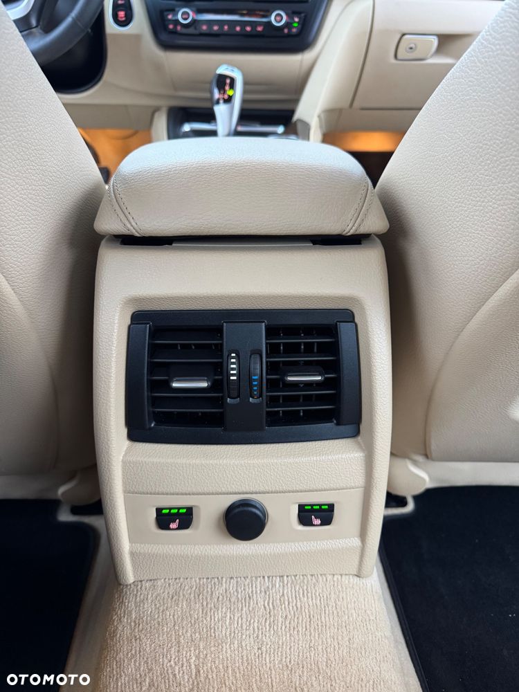 BMW Seria 3 328i xDrive - 17