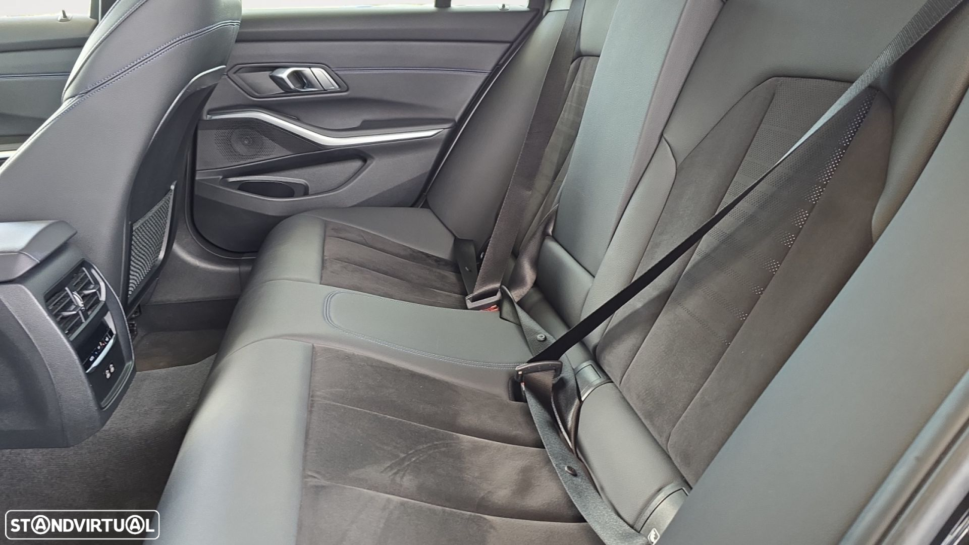 BMW 320 d Touring Pack Desportivo M Auto - 14