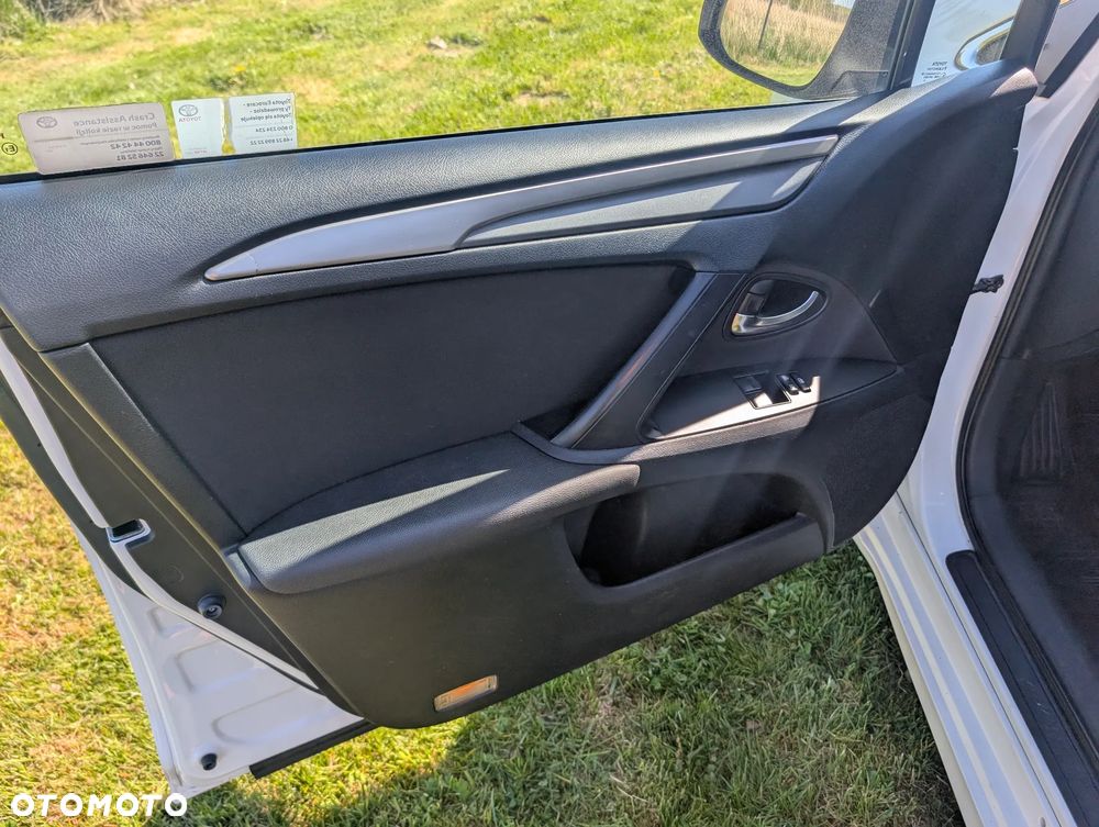 Toyota Avensis 1.8 Premium - 21