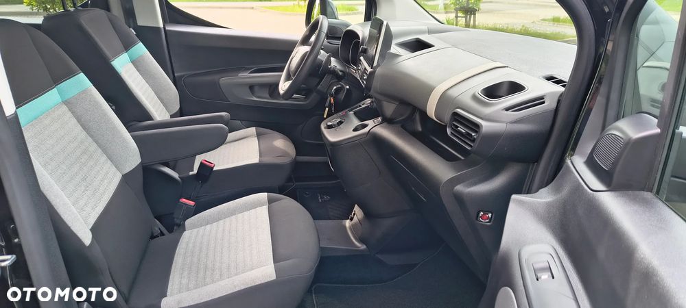 Citroën Berlingo XL 7-Sitzer PureTech 130 EAT8 FEEL - 12