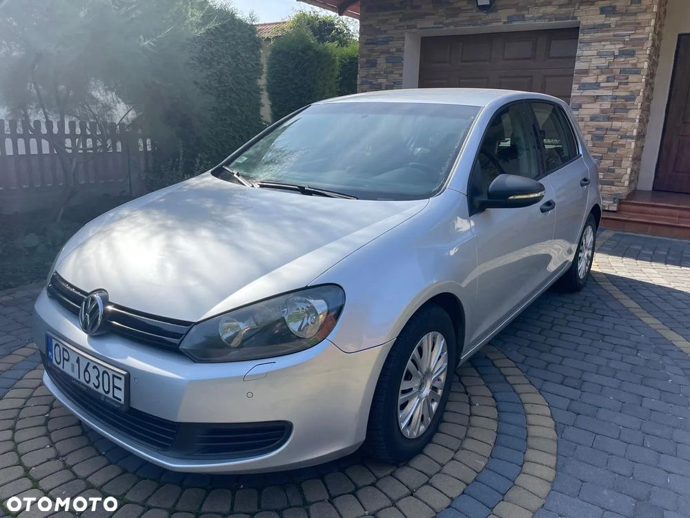 Volkswagen Golf - 1