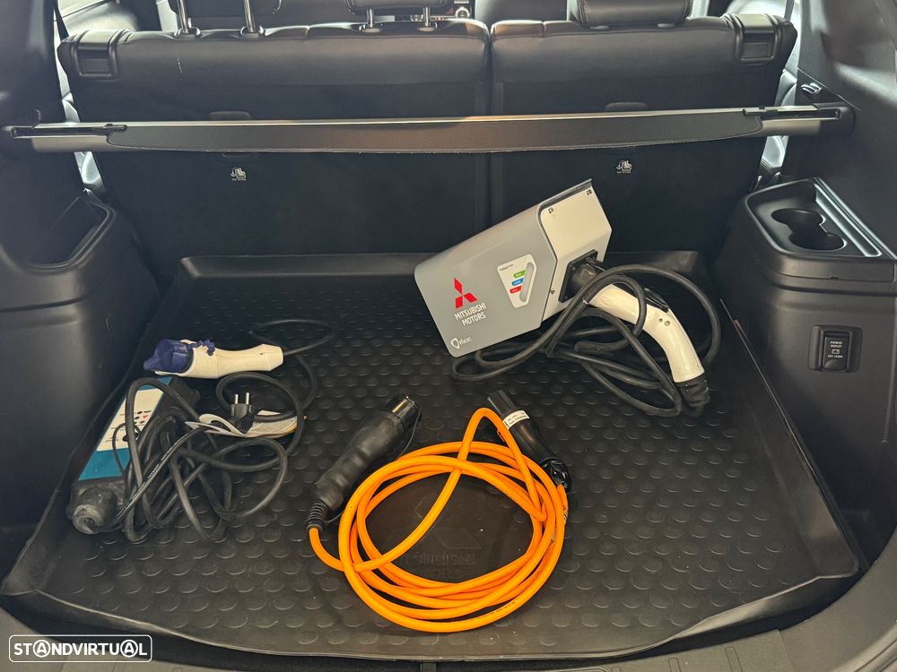 Mitsubishi Outlander 2.4 Intense - 38