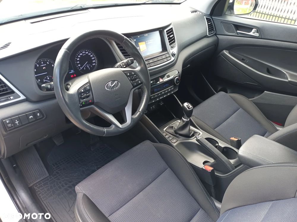 Hyundai Tucson 1.6 GDI BlueDrive Style 2WD - 9