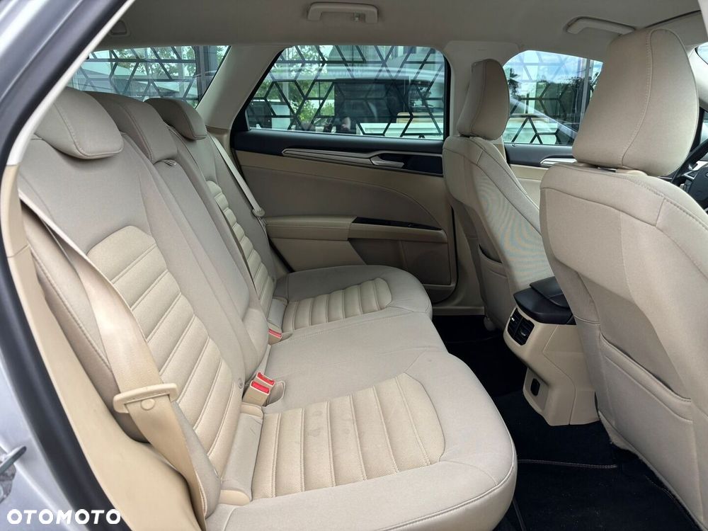 Ford Mondeo - 23