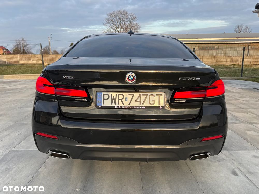 BMW Seria 5 530e xDrive - 7