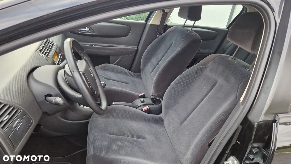 Citroën C4 1.4 16V Style - 14