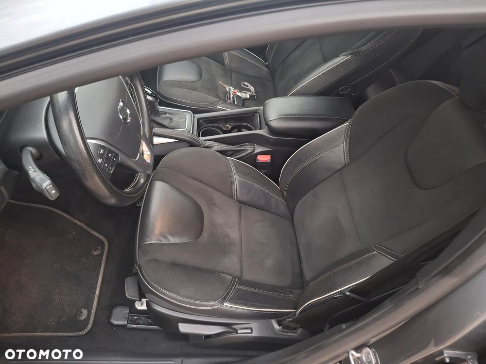 Volvo V40 D2 Drive-E R-Design Momentum - 9