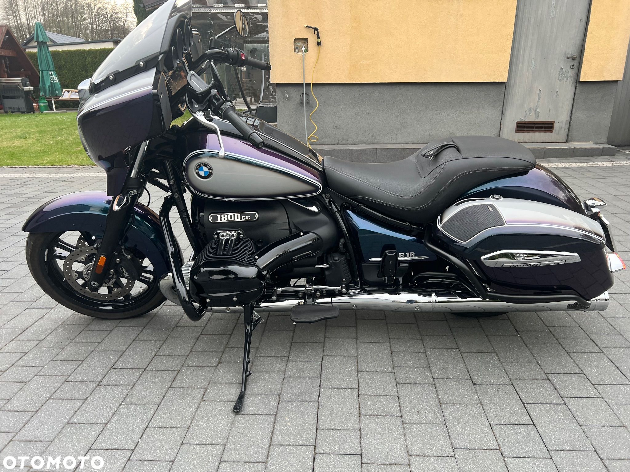BMW R - 1