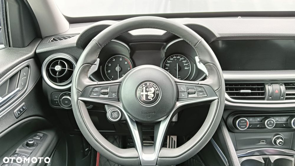 Alfa Romeo Stelvio 2.0 Turbo 16V AT8-Q4 Executive - 13