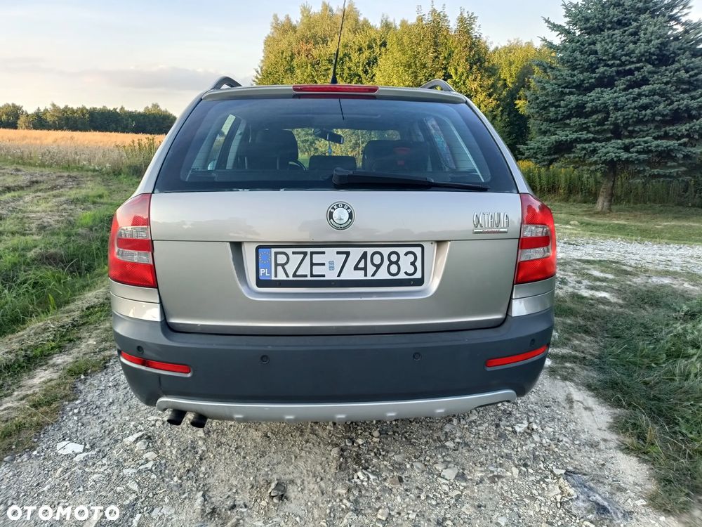 Skoda Octavia Combi 2.0 FSI Scout 4x4 - 4