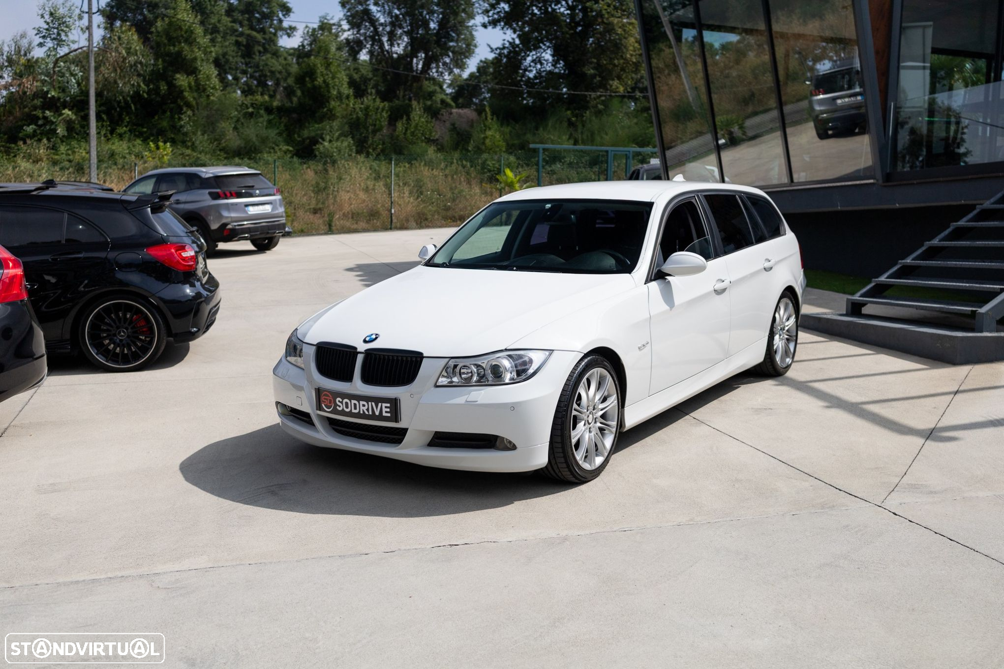 BMW 318 d Touring Navigation Sport - 17