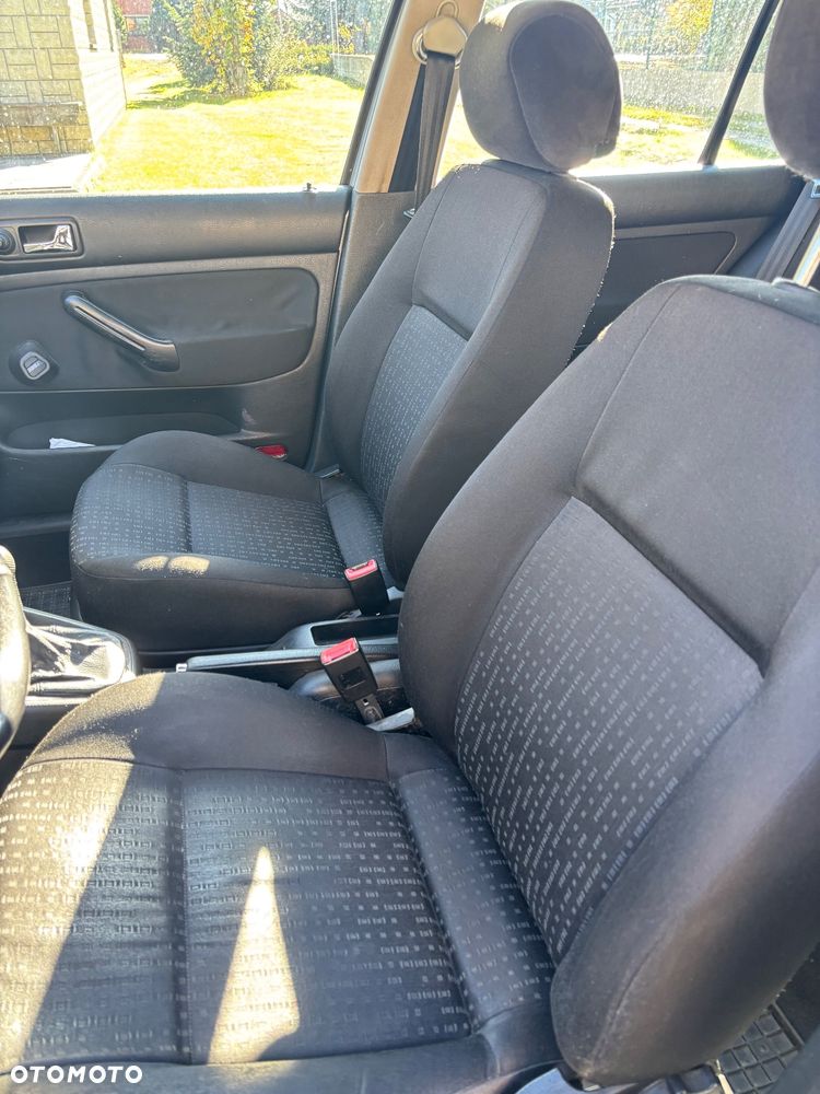 Volkswagen Golf IV 1.6 Basis - 9