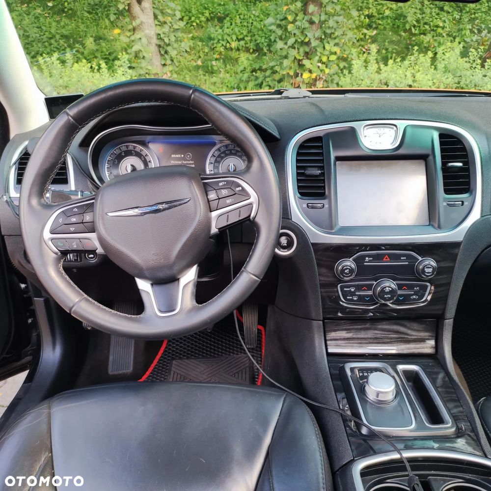 Chrysler 300C - 16