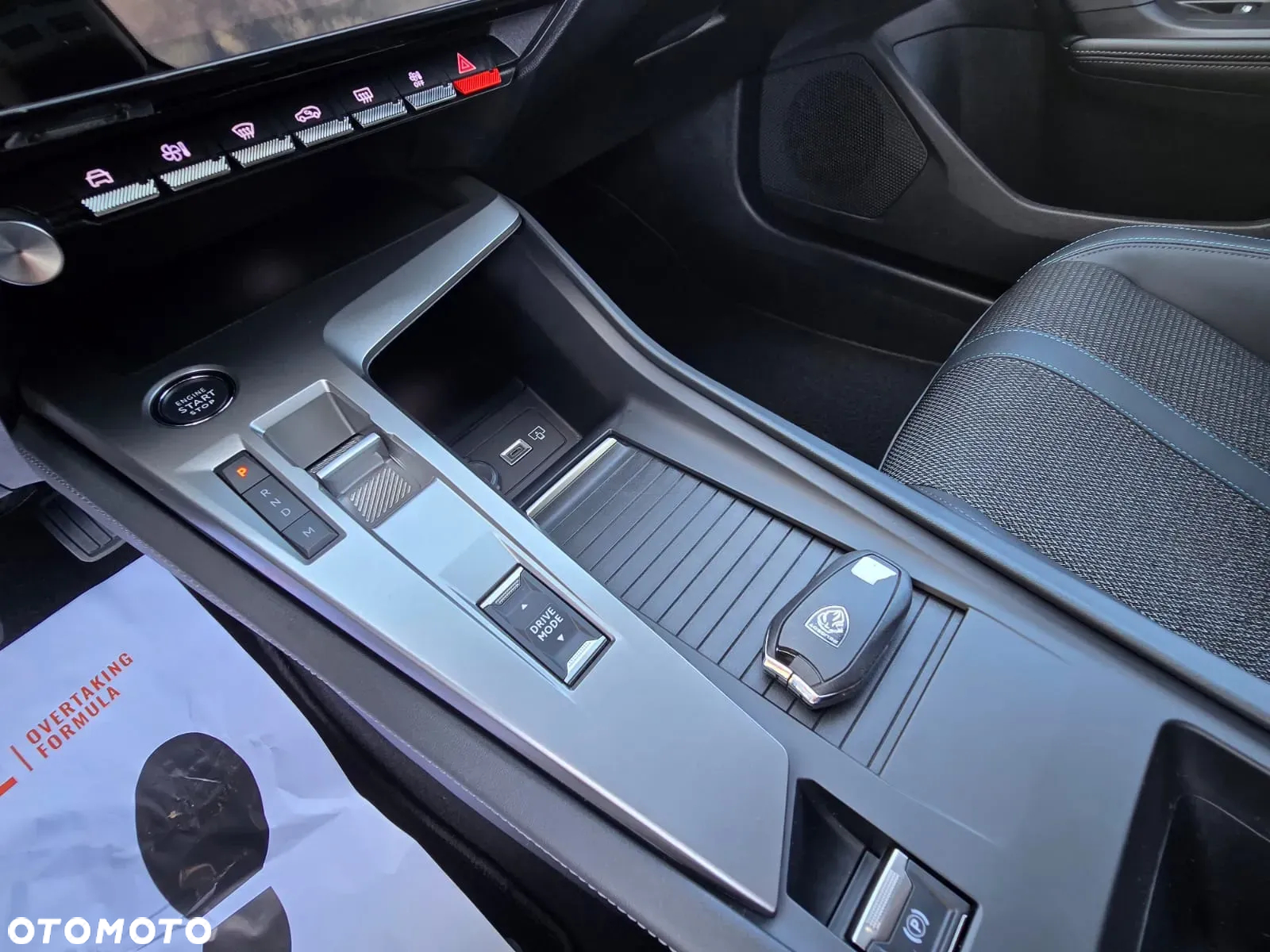 Peugeot 308 - 8