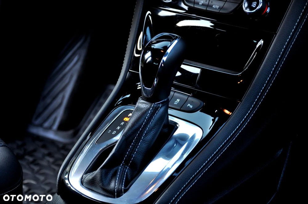 Opel Astra 1.4 Turbo Start/Stop Automatik Business - 31