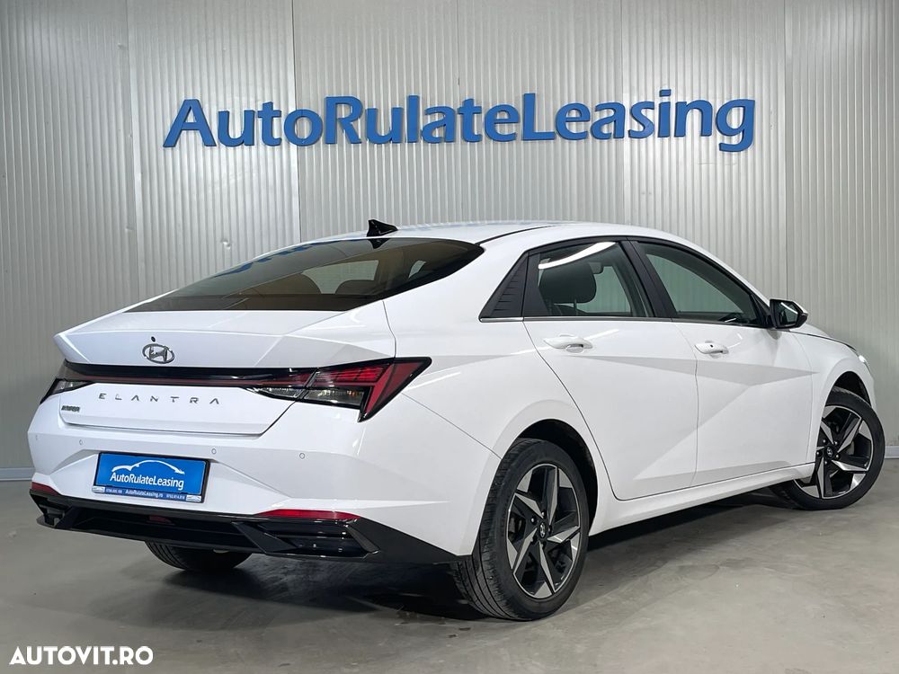 Hyundai Elantra 1.6 l 123 CP CVT Exclusive - 4