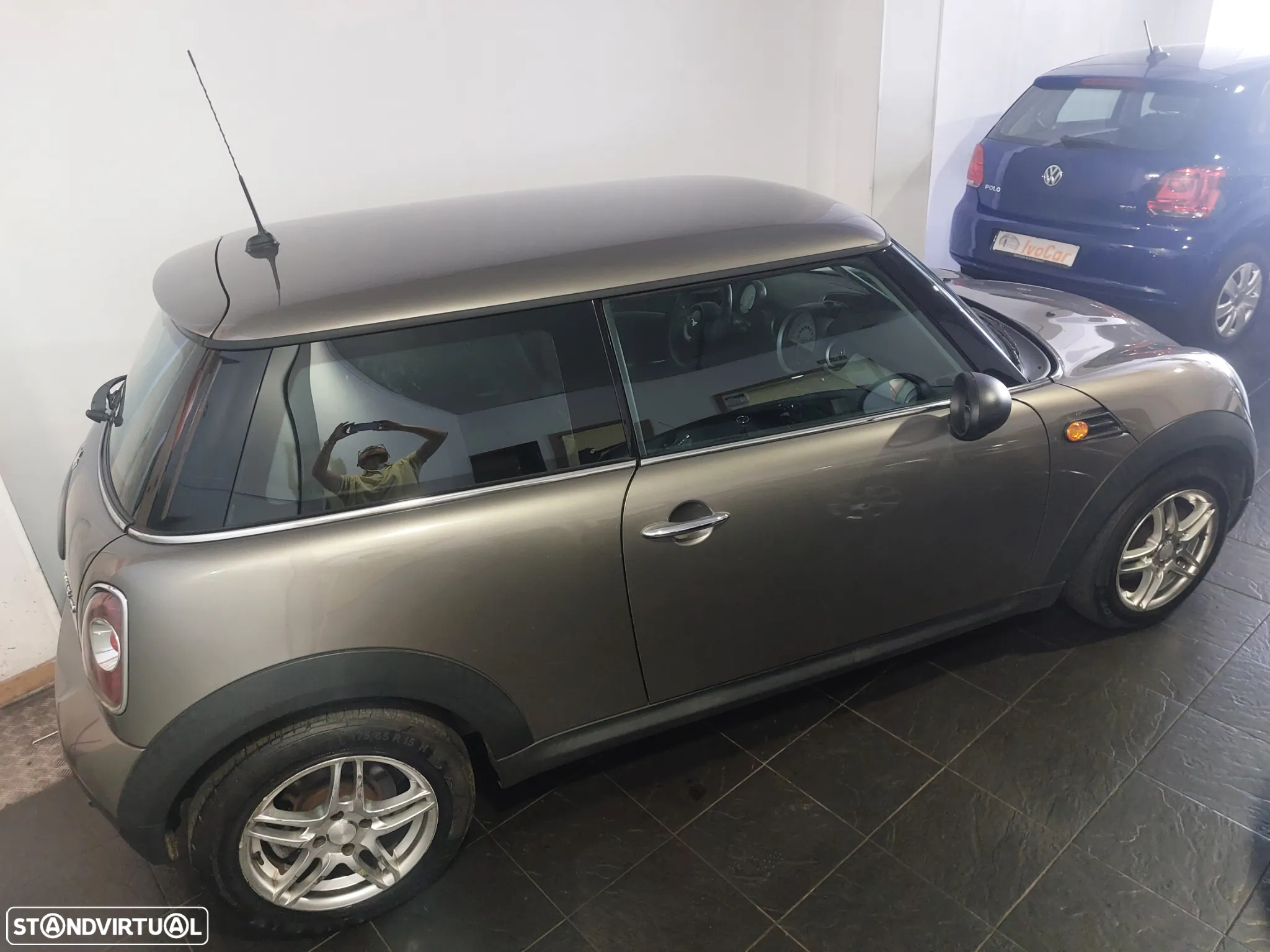 MINI 3 Portas One D - 19