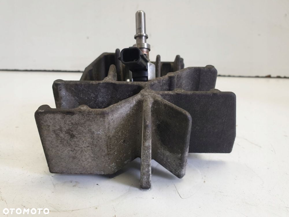 WTRYSKIWACZ Renault Megane III 1.5 DCI _ DPF łapa - 4