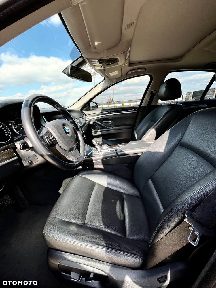 BMW Seria 5 530d Luxury Line - 28