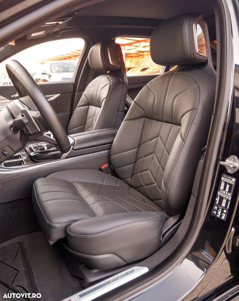 BMW Seria 7 740d xDrive MHEV - 10