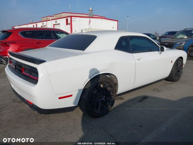 Dodge Challenger Automatik R/T Plus Scat Pack - 4