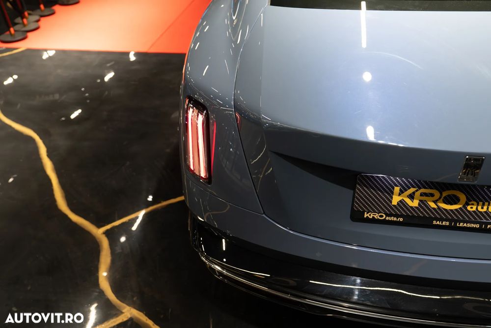 Rolls-Royce Spectre - 12