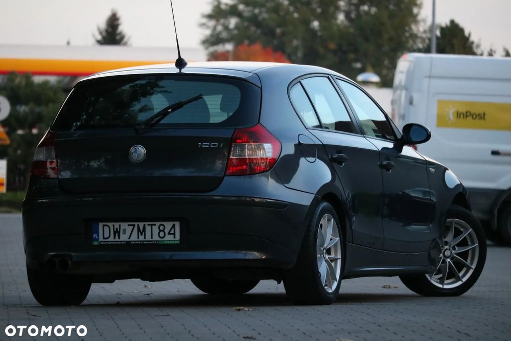 BMW Seria 1 120i - 30