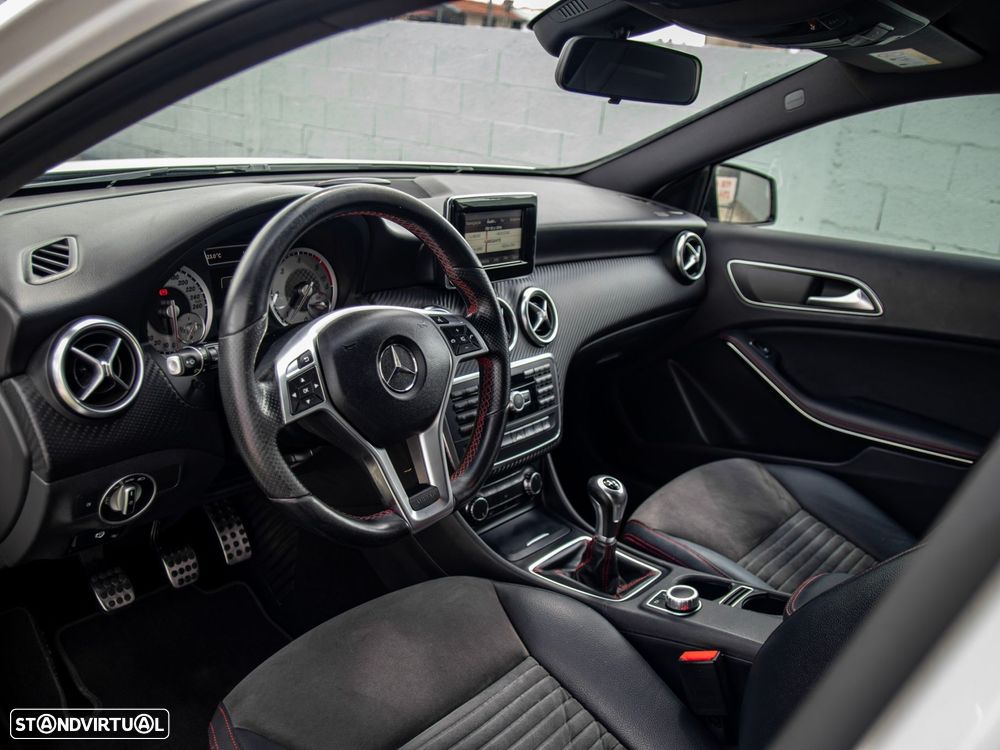 Mercedes-Benz A 180 d AMG Line - 15