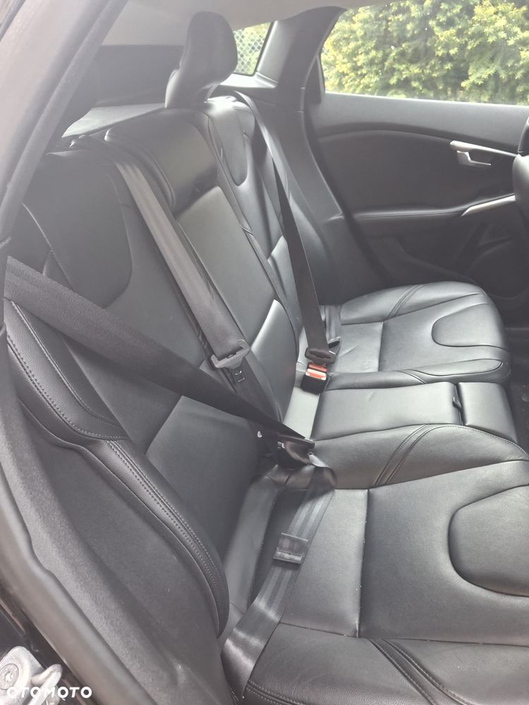 Volvo V40 D4 Summum - 4