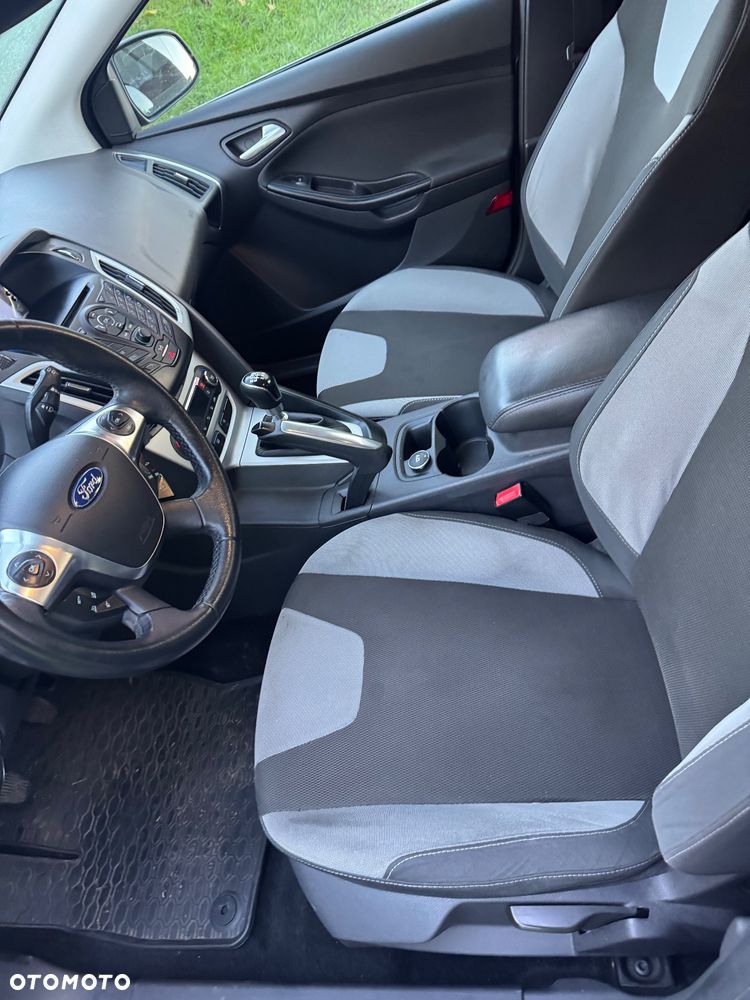 Ford focus 3 III kombi  FB CA czarny czarne drzwi prawe lewe przednie  tylnie tył prawe lewe przednie pas przedni maska wzmocnienie chłodnica chłodnice lampa prawa lewa błotnik przedni prawy lewy konsola deska rozdzielcza roleta klapa bagażnika skrzynia biegów 1.6 ecobost - 10