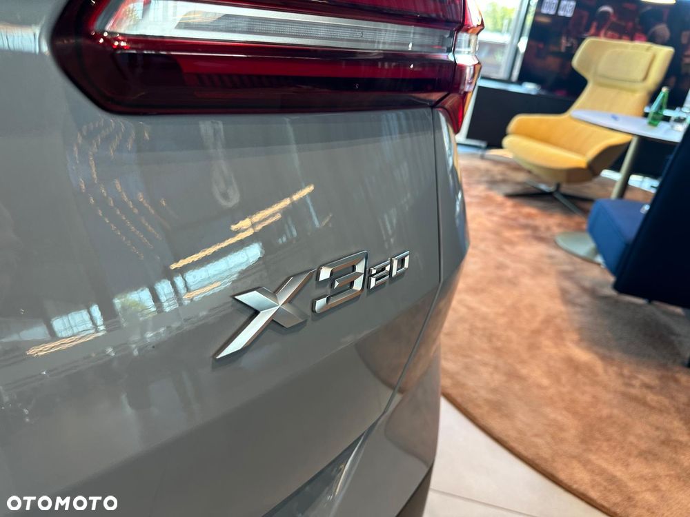 BMW X3 20 xDrive - 13
