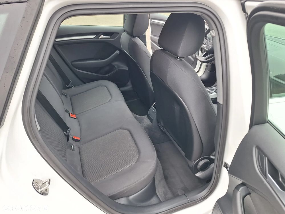 Audi A3 Sportback - 8