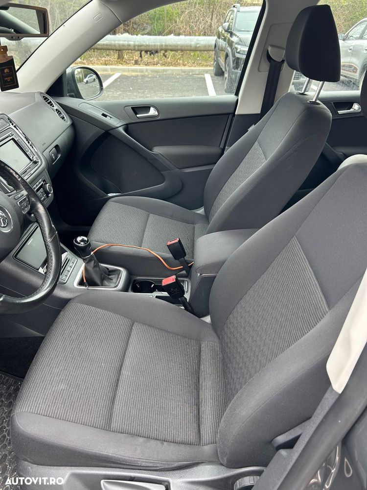 Volkswagen Tiguan - 2
