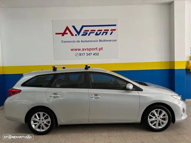 Toyota Auris Touring Sports 1.33 VVT-i Comfort +J16+Navi - 2