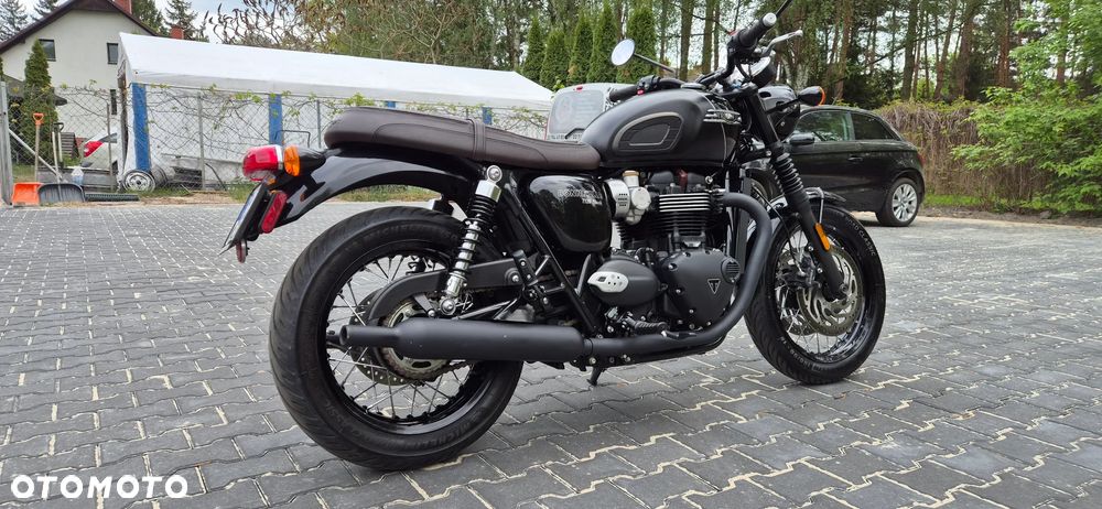 Triumph Bonneville - 2