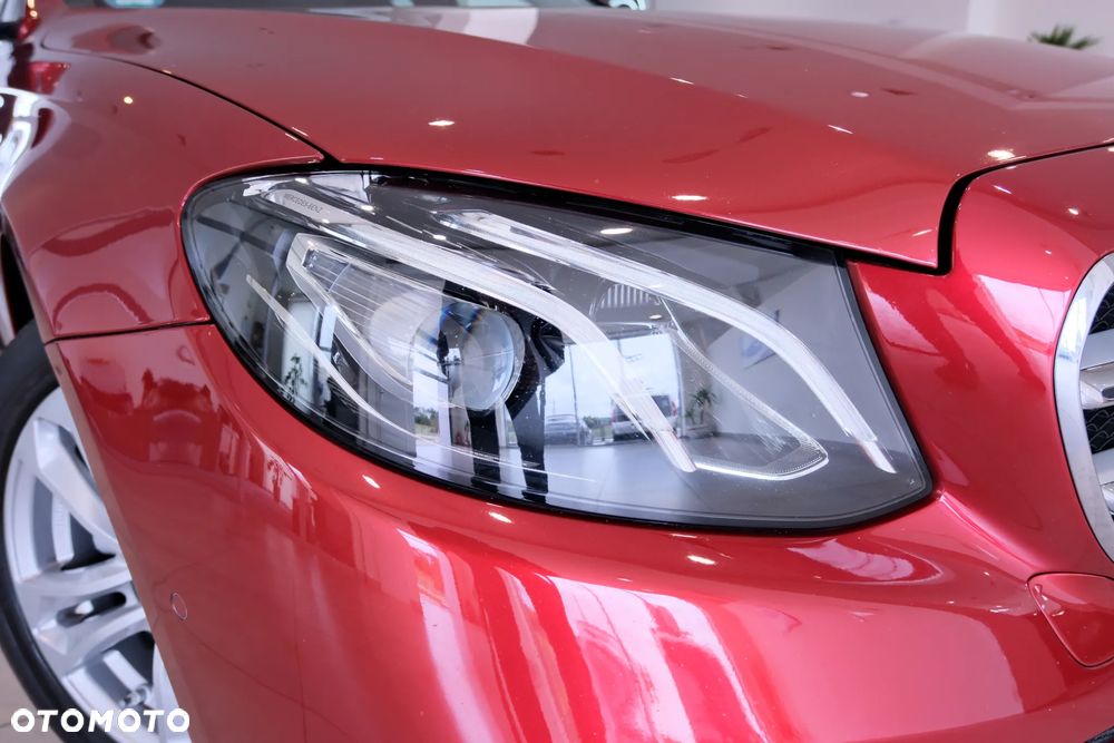 Mercedes-Benz Klasa E 220 d T 9G-TRONIC Avantgarde - 6