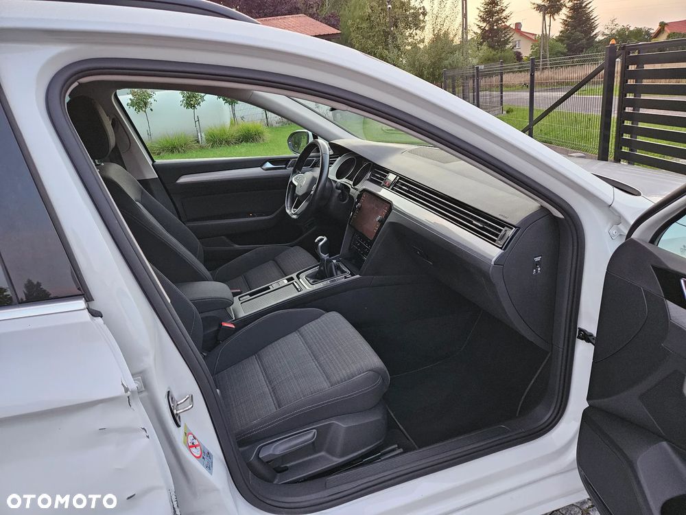 Volkswagen Passat 1.5 TSI EVO Business - 12