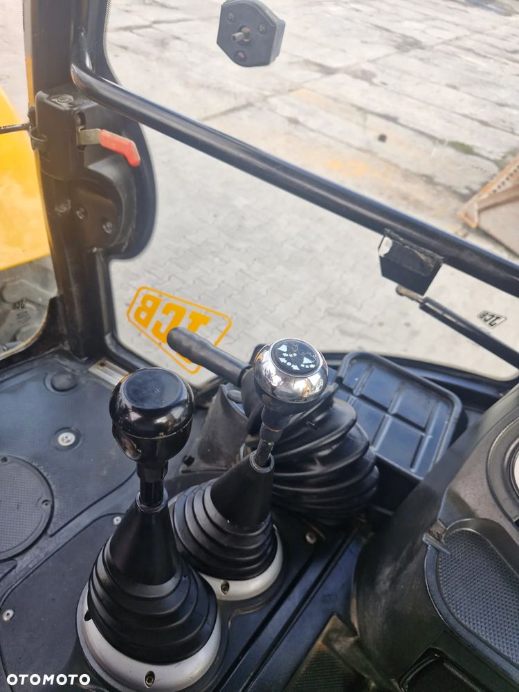 JCB 4cx - 10