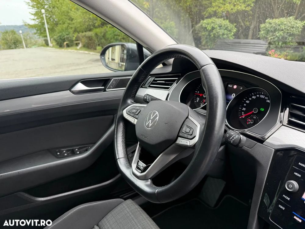 Volkswagen Passat - 13