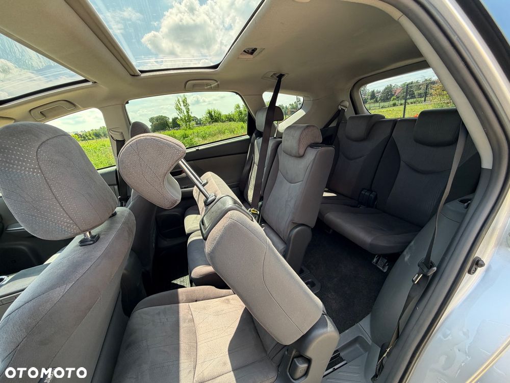 Toyota Prius+ - 12