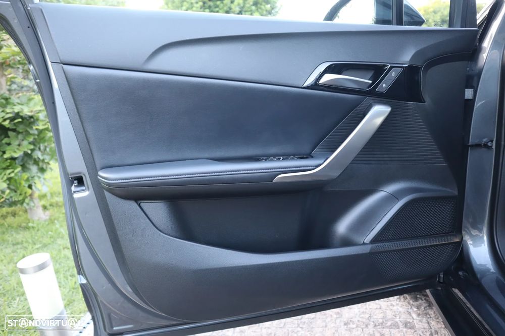 MG MG4 64 kWh Luxury - 14