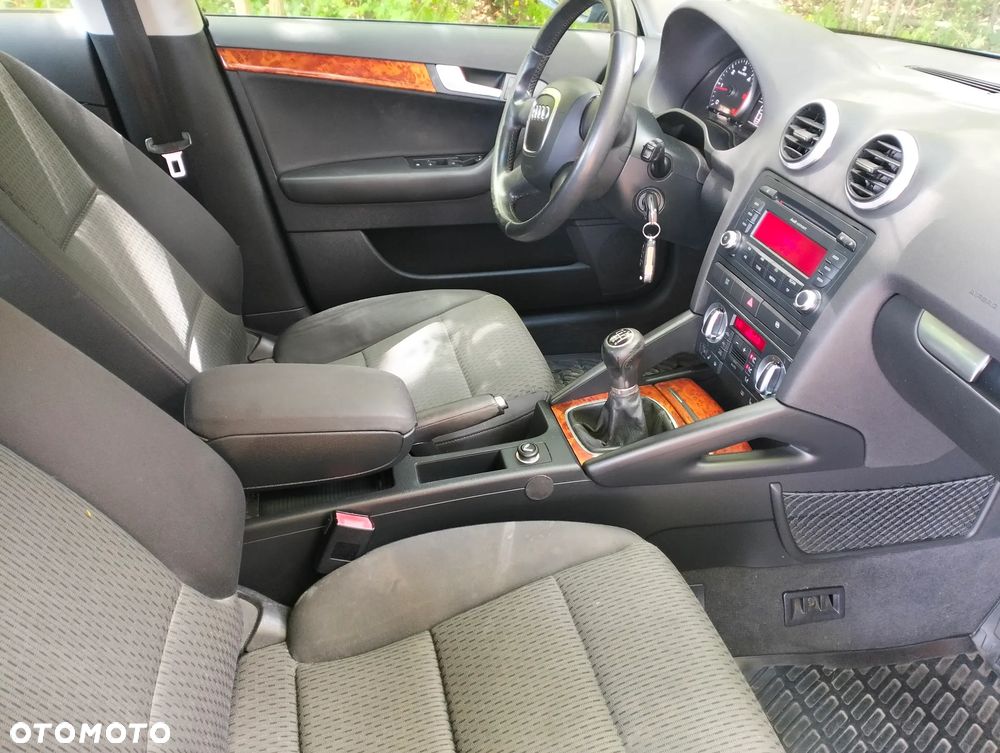 Audi A3 Sportback 2.0 TDI DPF Ambiente - 40