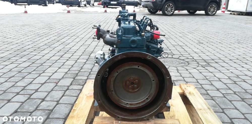 SILNIK KUBOTA D722 14.9 kW  IDEALNY 7900 netto - 7