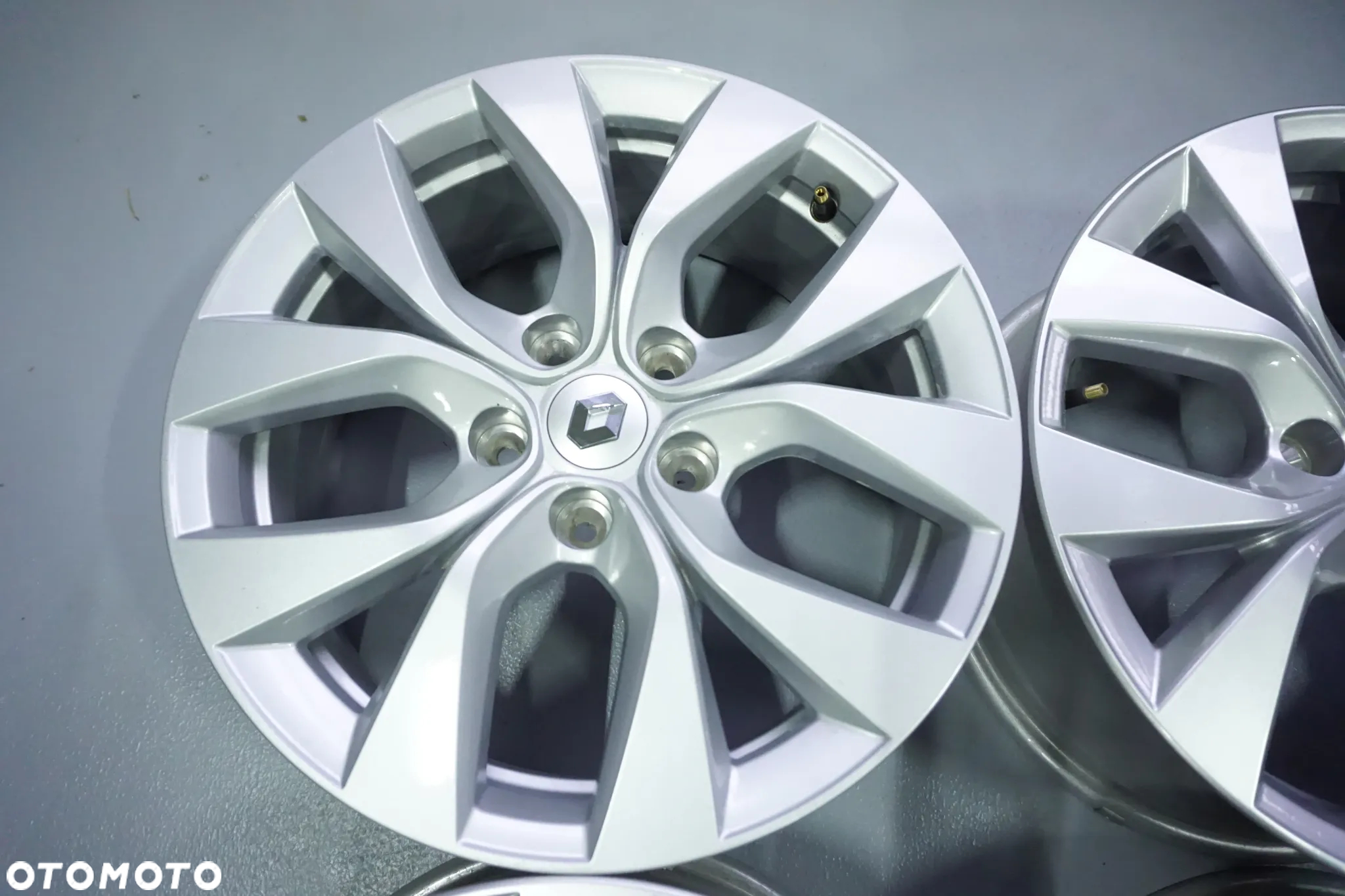FELGI ALUMINIOWE 17 RENAULT SYMBIOZ ARCANA EXPRESS ZOE  CAPTUR II KADJAR KOLEOS MEGANE SCENIC TALISMAN ESPACE LAGUNA III FLUENCE KANGOO ORYGINAŁ - 3